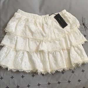 NWT BCBGMaxazria Cream Lace Tiered Skirt - Size XXS, 00